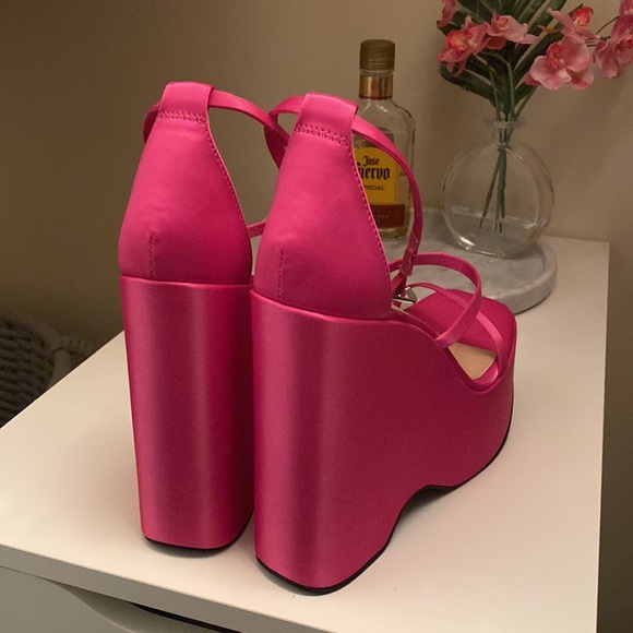 Steve Madden PINK platform heals - Picture 4 of 4